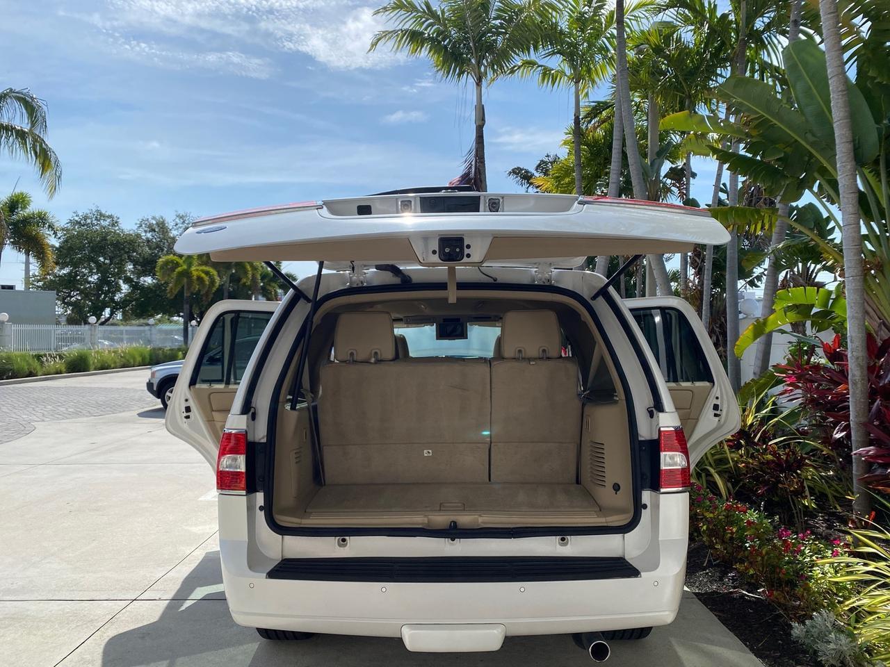 2010 Lincoln Navigator 4WD SUNROOF LOW MILES 31,209 Pompano Beach FL