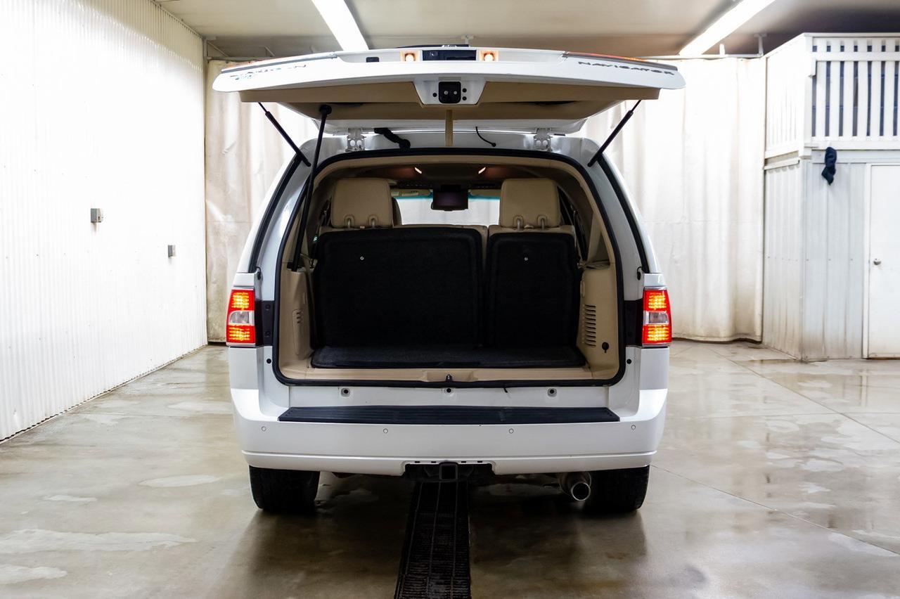 2010 Lincoln Navigator AWD Ultimate Leather Roof Nav BCam Red Deer AB