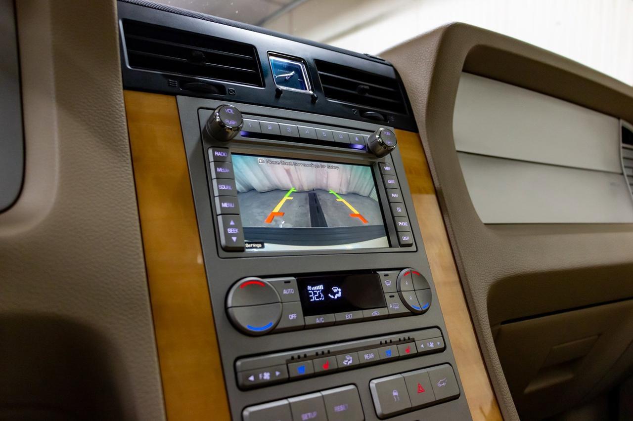 2010 Lincoln Navigator AWD Ultimate Leather Roof Nav BCam Red Deer AB