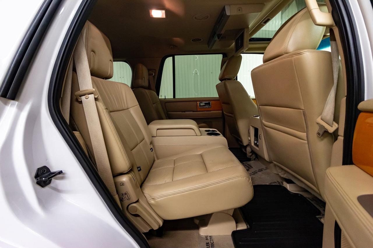 2010 Lincoln Navigator AWD Ultimate Leather Roof Nav BCam Red Deer AB