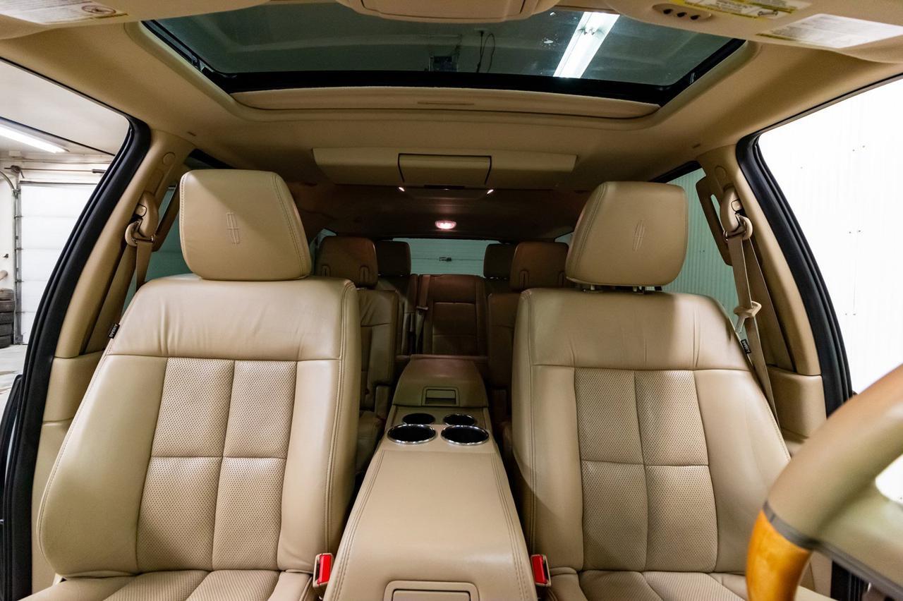 2010 Lincoln Navigator AWD Ultimate Leather Roof Nav BCam Red Deer AB