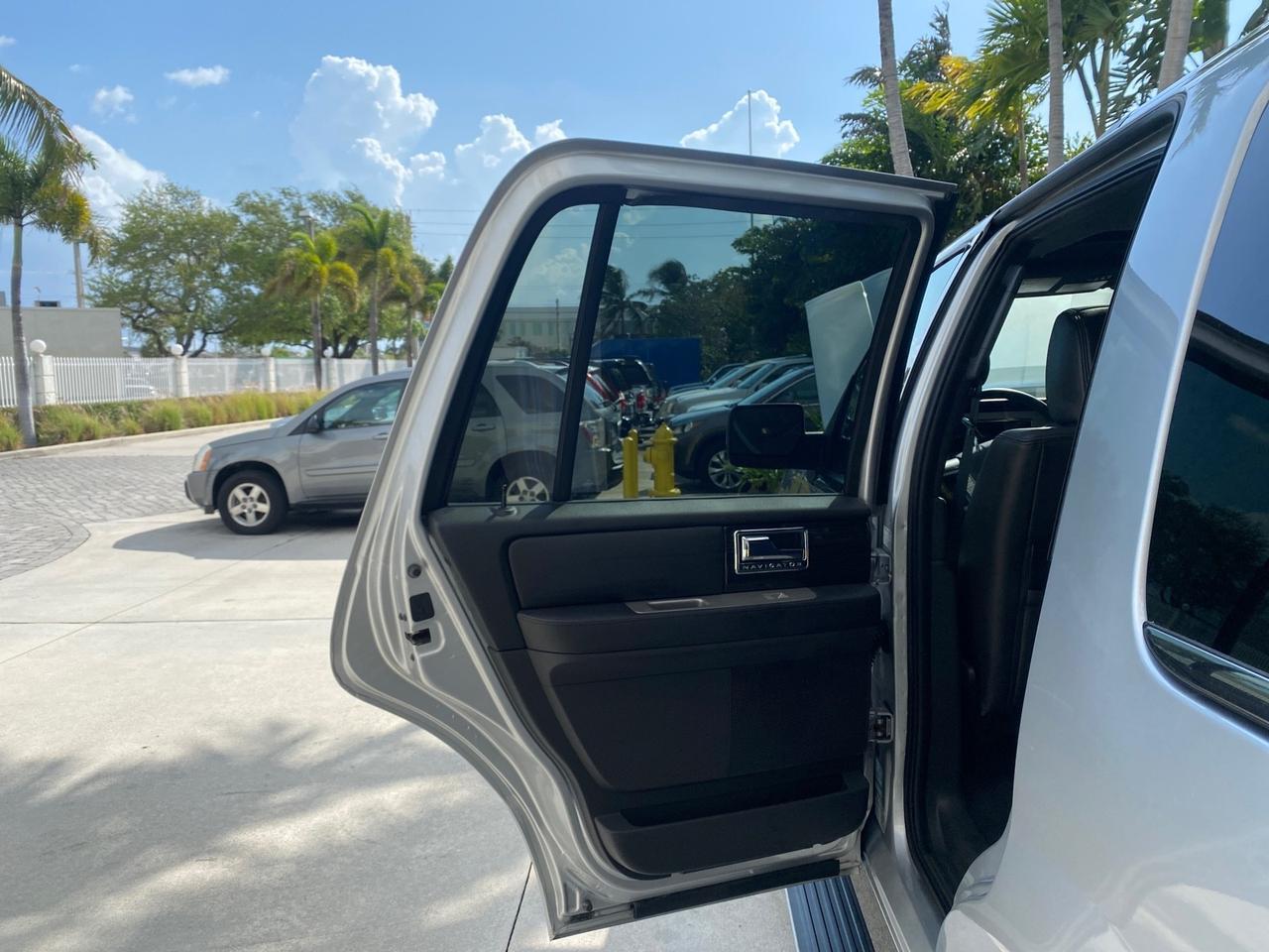 2010 Lincoln Navigator LOW MILES 49,245 NAV SUNROOF Pompano Beach FL