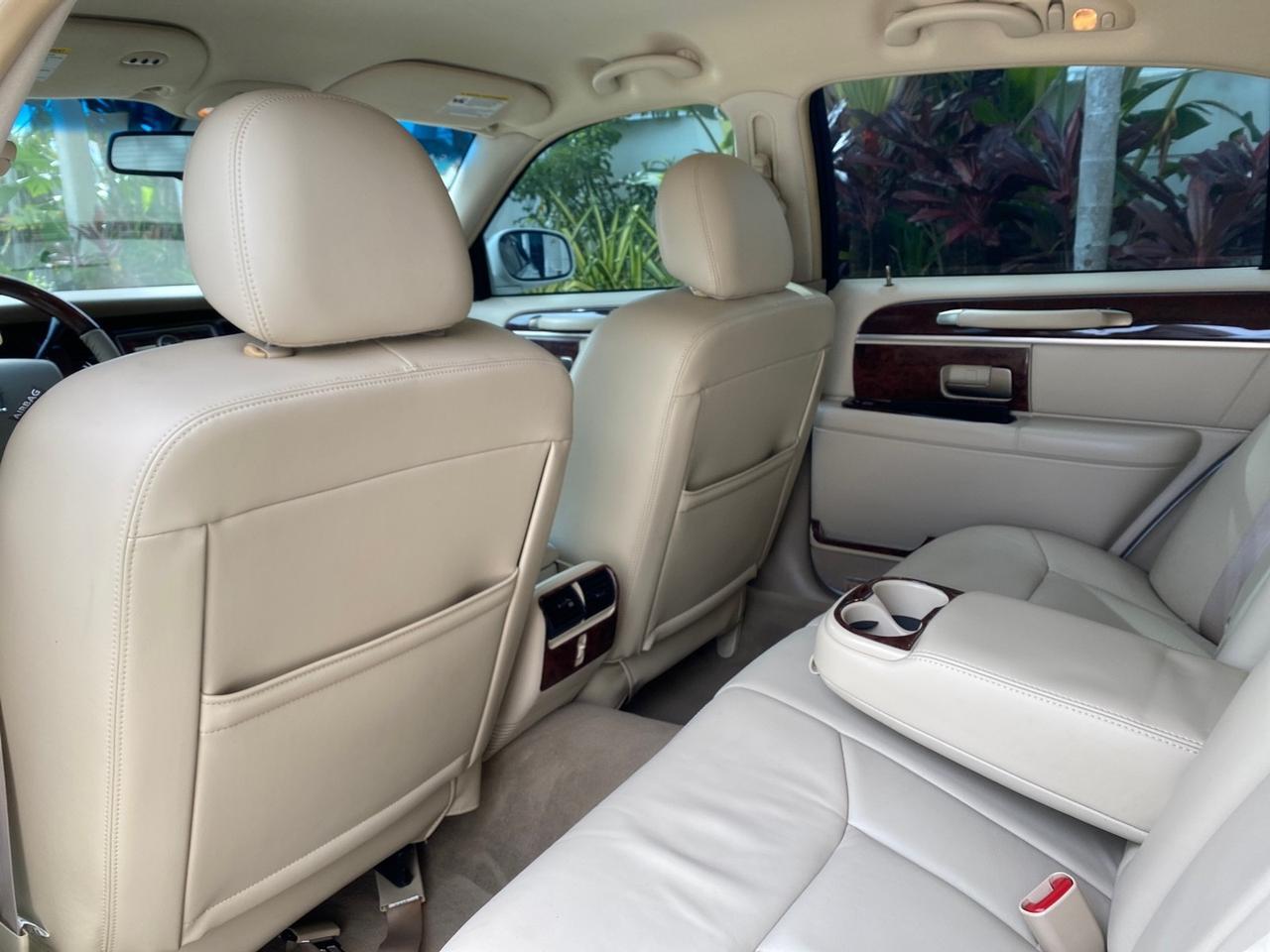 2010 Lincoln Town Car Signature Limited LOW MILES 47,515 Pompano Beach FL