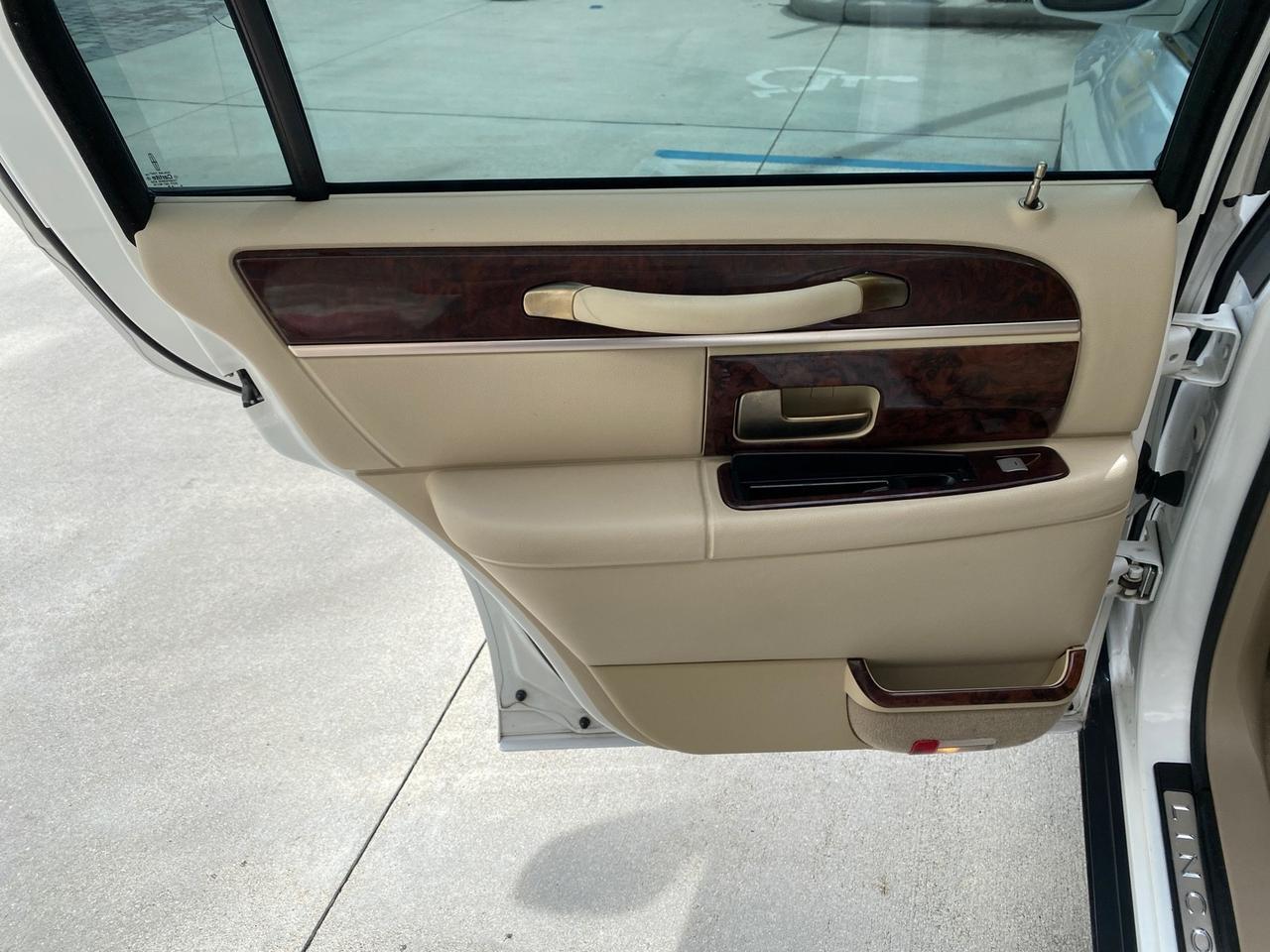 2010 Lincoln Town Car Signature Limited LOW MILES 47,515 Pompano Beach FL