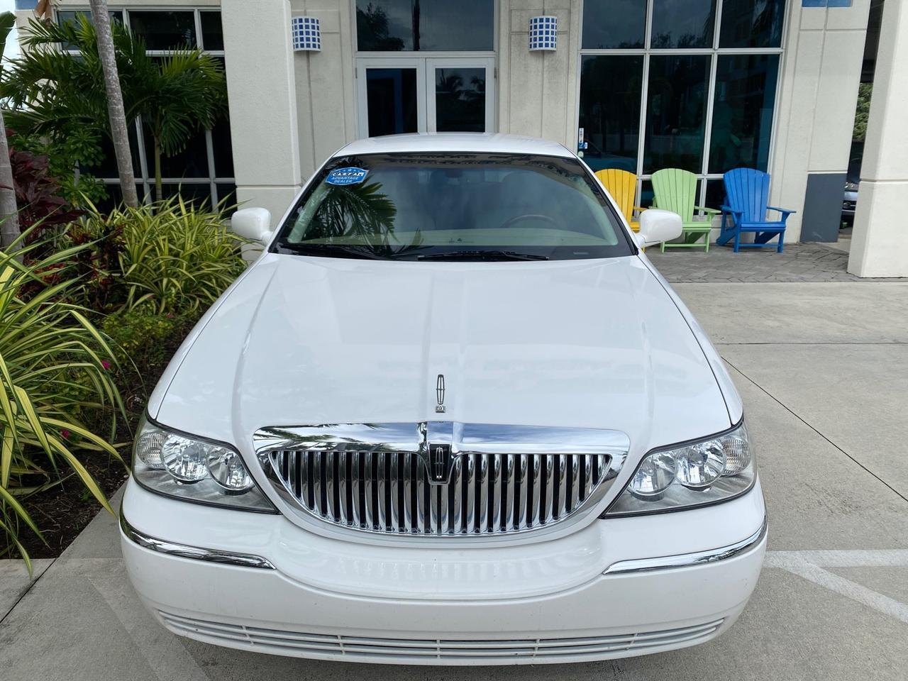 2010 Lincoln Town Car Signature Limited LOW MILES 47,515 Pompano Beach FL