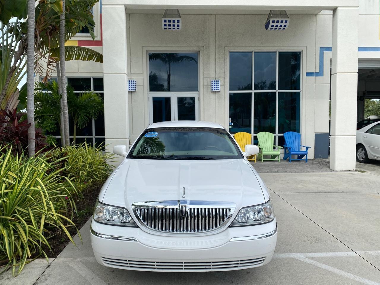 2010 Lincoln Town Car Signature Limited LOW MILES 47,515 Pompano Beach FL