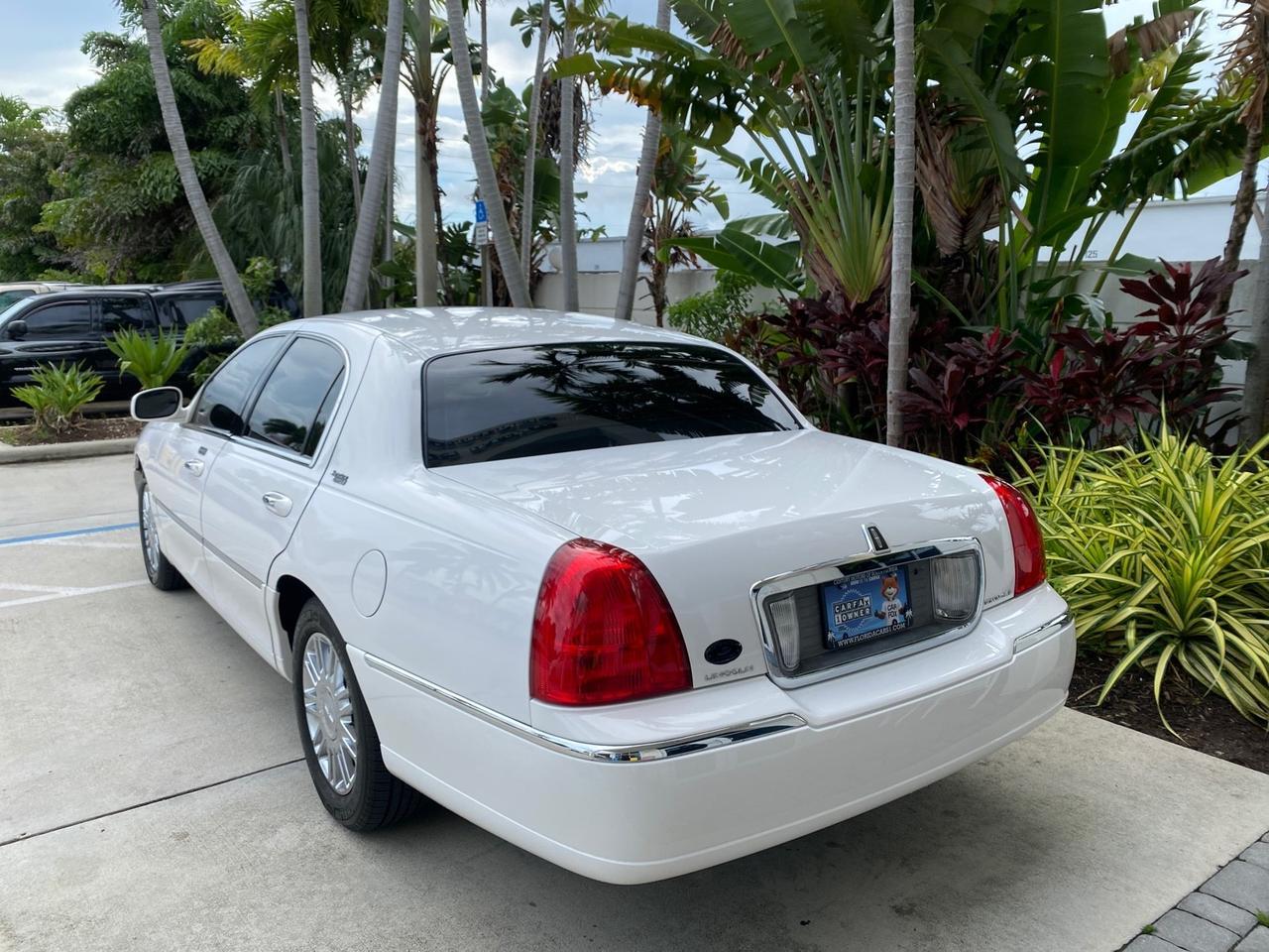 2010 Lincoln Town Car Signature Limited LOW MILES 47,515 Pompano Beach FL