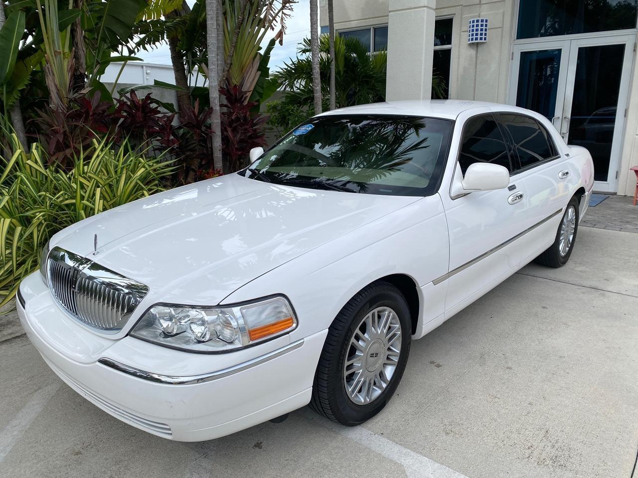 2010 Lincoln Town Car Signature Limited LOW MILES 47,515 Pompano Beach FL