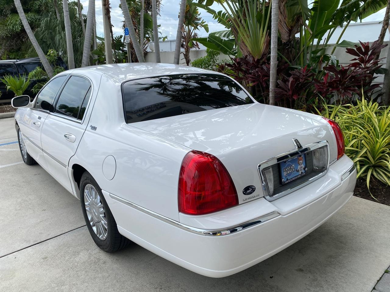 2010 Lincoln Town Car Signature Limited LOW MILES 47,515 Pompano Beach FL