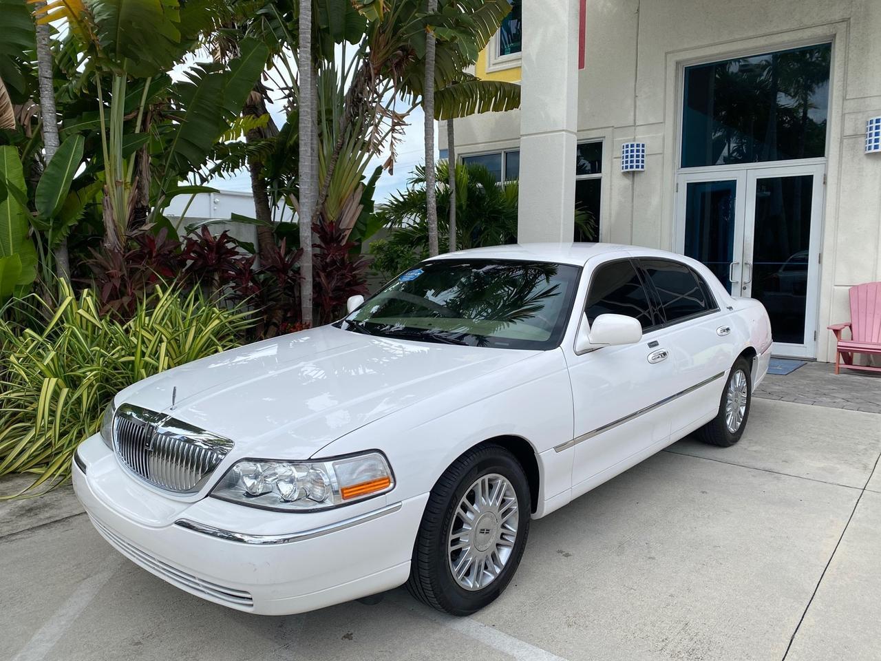 2010 Lincoln Town Car Signature Limited LOW MILES 47,515 Pompano Beach FL