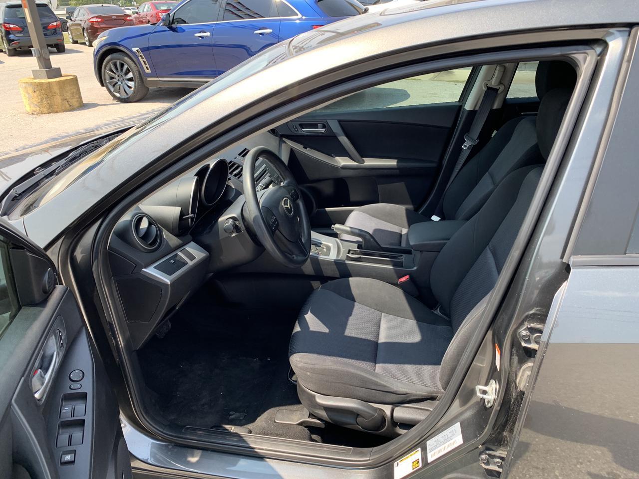 2010 MAZDA MAZDA3 i Touring Sedan 4D Aurora MO