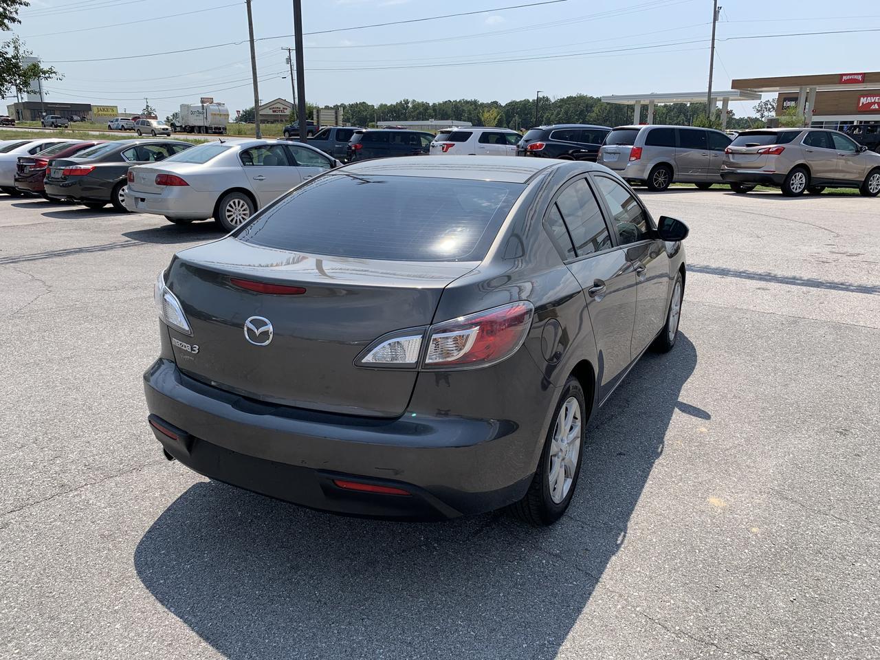 2010 MAZDA MAZDA3 i Touring Sedan 4D Aurora MO