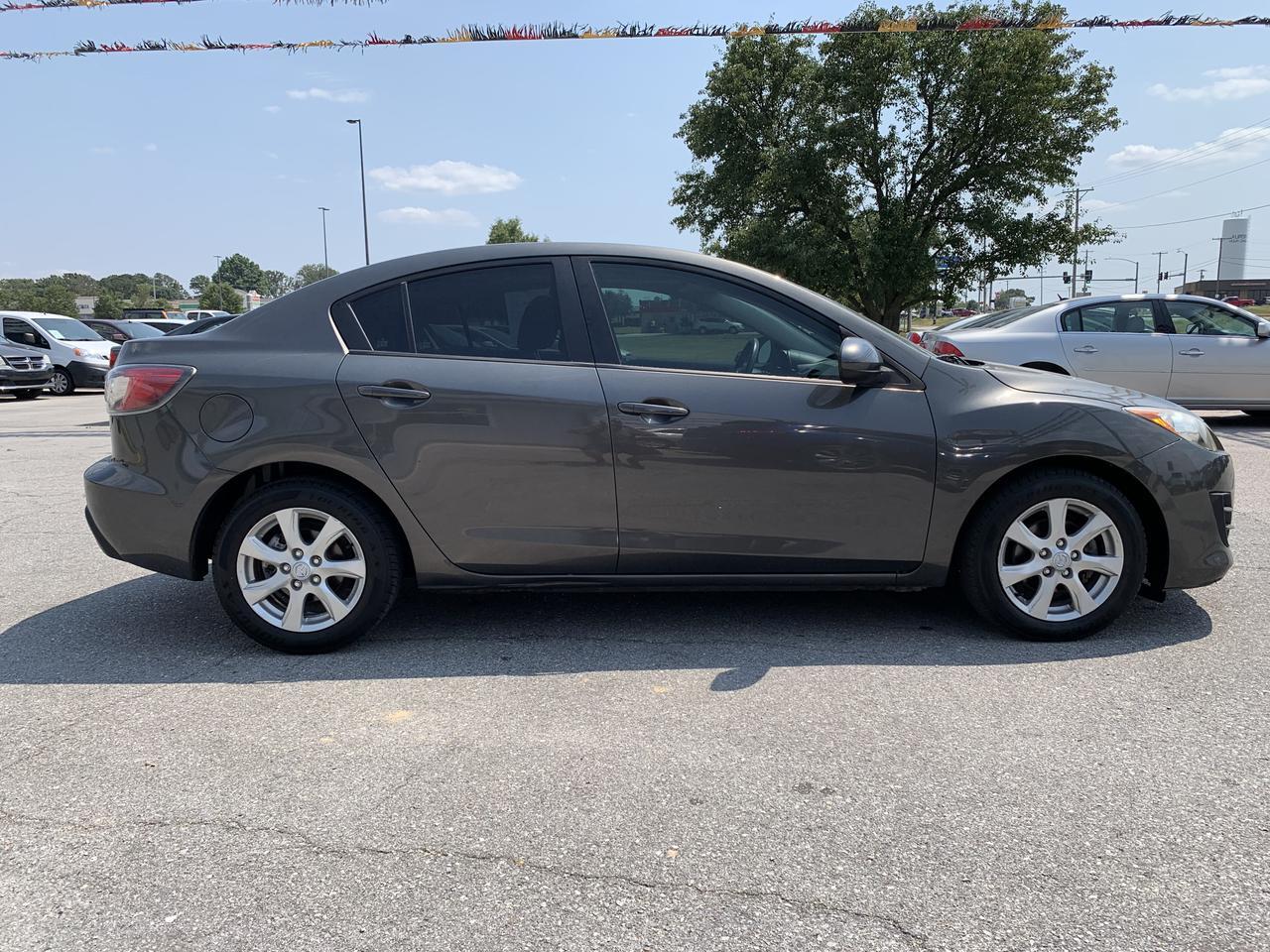 2010 MAZDA MAZDA3 i Touring Sedan 4D Aurora MO