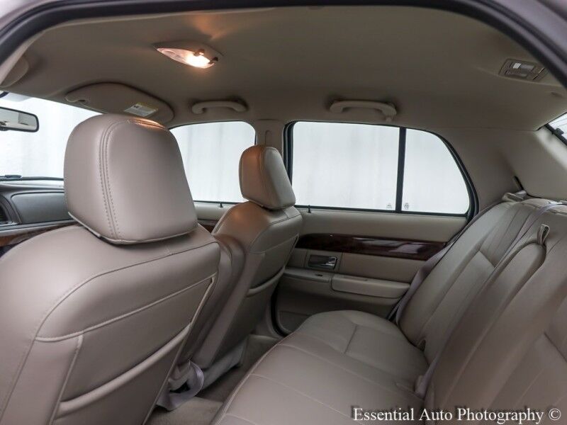 2010 Mercury Grand Marquis LS Willowbrook IL