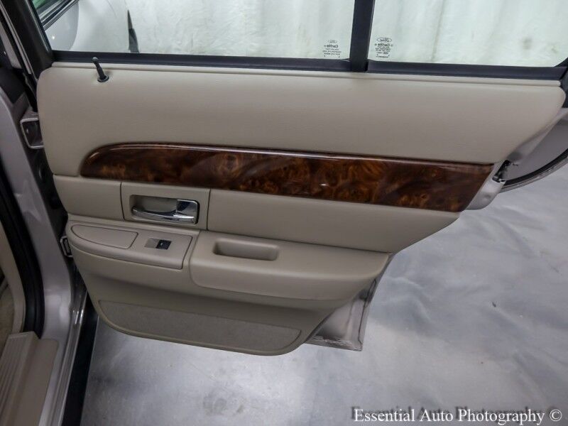 2010 Mercury Grand Marquis LS Willowbrook IL