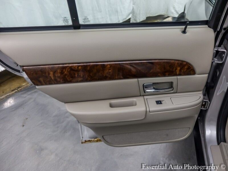 2010 Mercury Grand Marquis LS Willowbrook IL