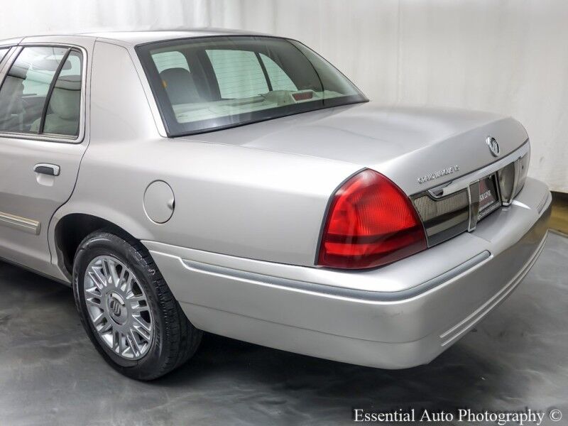 2010 Mercury Grand Marquis LS Willowbrook IL