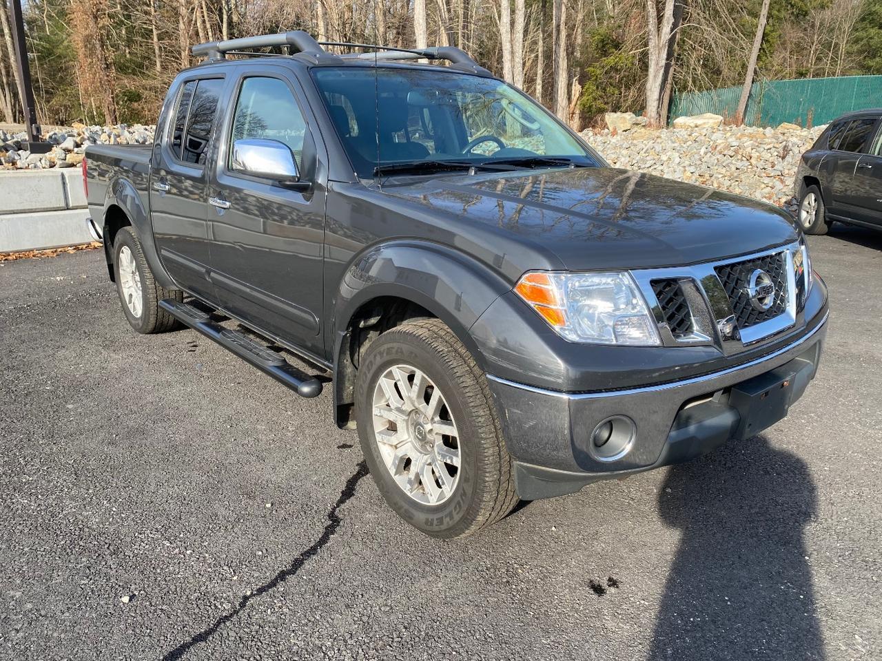 Used 2010 Nissan Frontier LE Crew Cab 4WD in Charlton MA