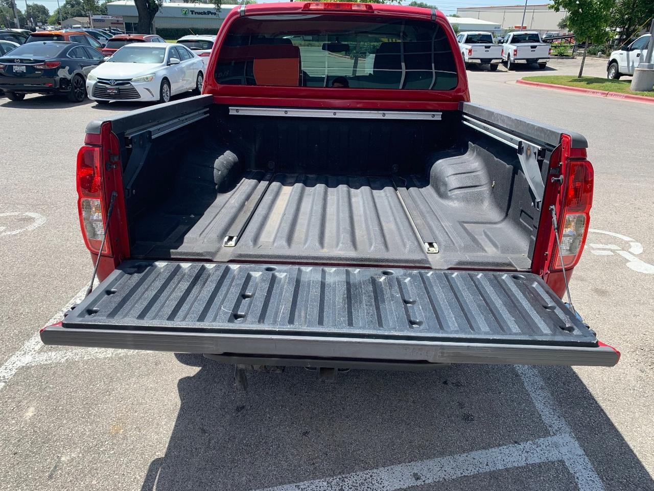 2010 Nissan Frontier SE Crew Cab 2WD Austin TX
