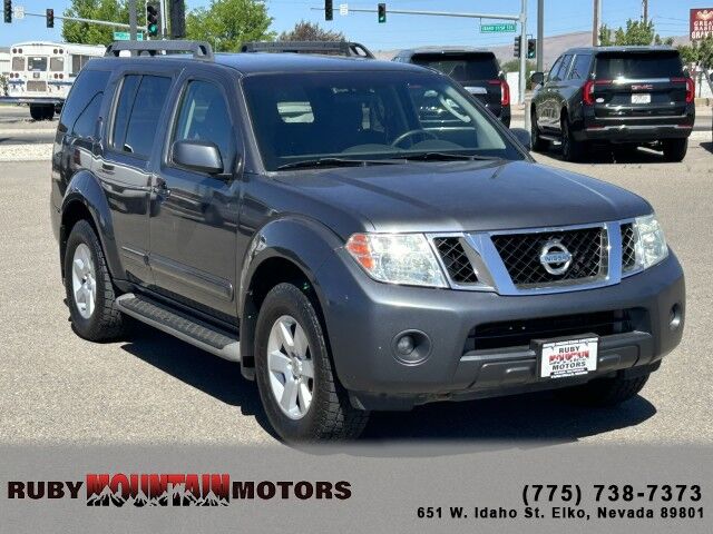 2010 Nissan Pathfinder SE 4x4's photo