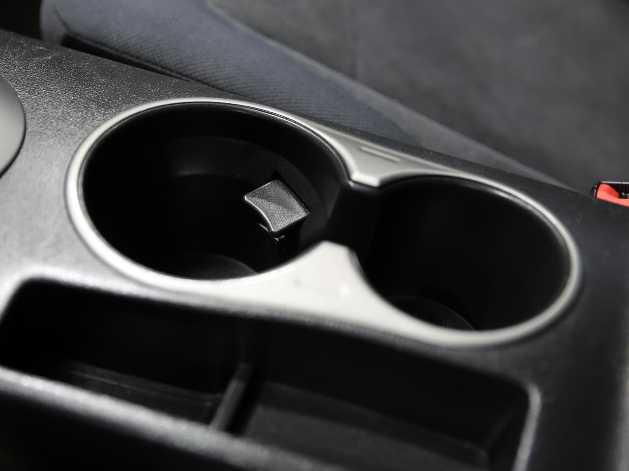 2010 Nissan Rogue S AWD photo 14