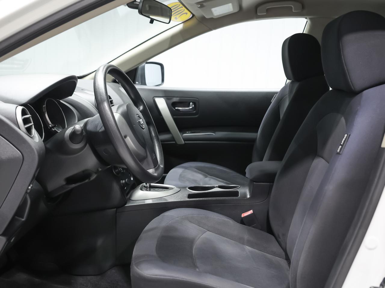 2010 Nissan Rogue S AWD photo 18