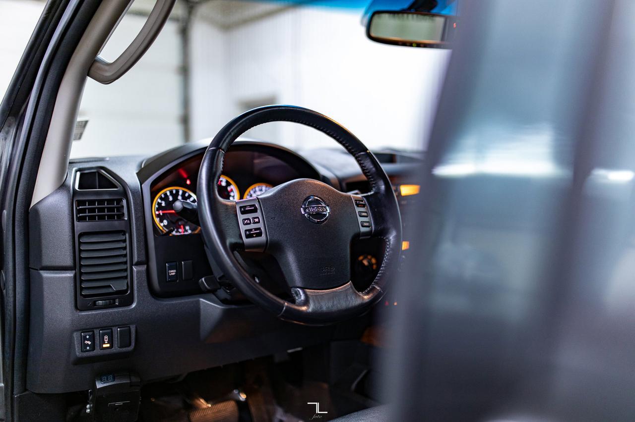 2010 Nissan Titan 4x4 Crew Cab LE Leather Roof Red Deer AB