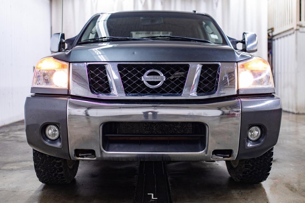 2010 Nissan Titan 4x4 Crew Cab LE Leather Roof Red Deer AB