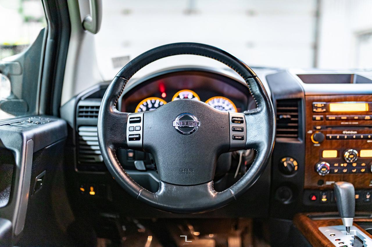 2010 Nissan Titan 4x4 Crew Cab LE Leather Roof Red Deer AB