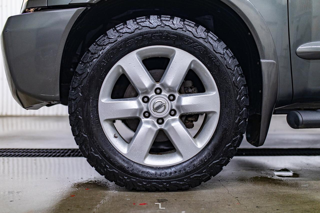 2010 Nissan Titan 4x4 Crew Cab LE Leather Roof Red Deer AB