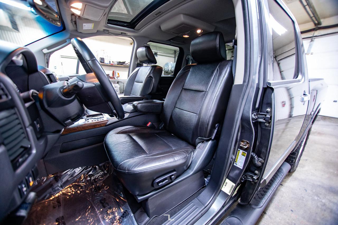 2010 Nissan Titan 4x4 Crew Cab LE Leather Roof Red Deer AB