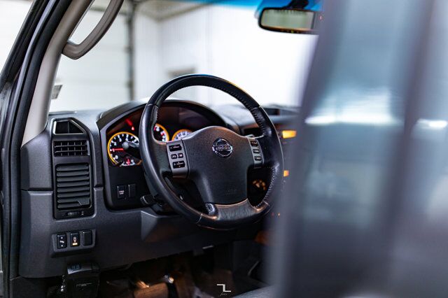 2010 Nissan Titan 4x4 Crew Cab LE Leather Roof Red Deer AB