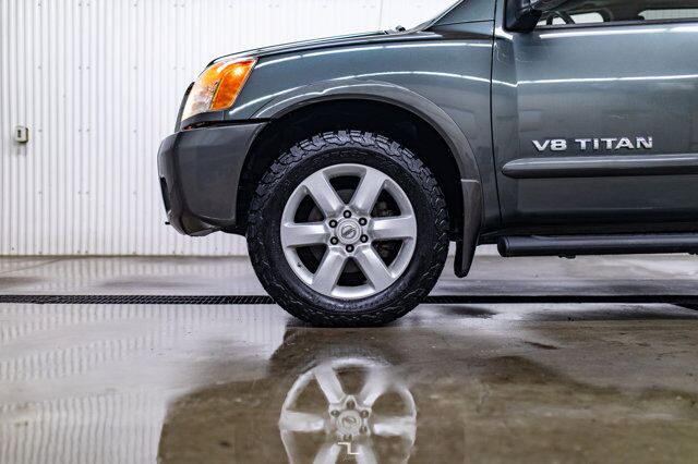 2010 Nissan Titan 4x4 Crew Cab LE Leather Roof Red Deer AB