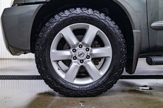 2010 Nissan Titan 4x4 Crew Cab LE Leather Roof Red Deer AB