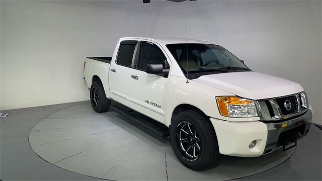 2010 Nissan Titan SE