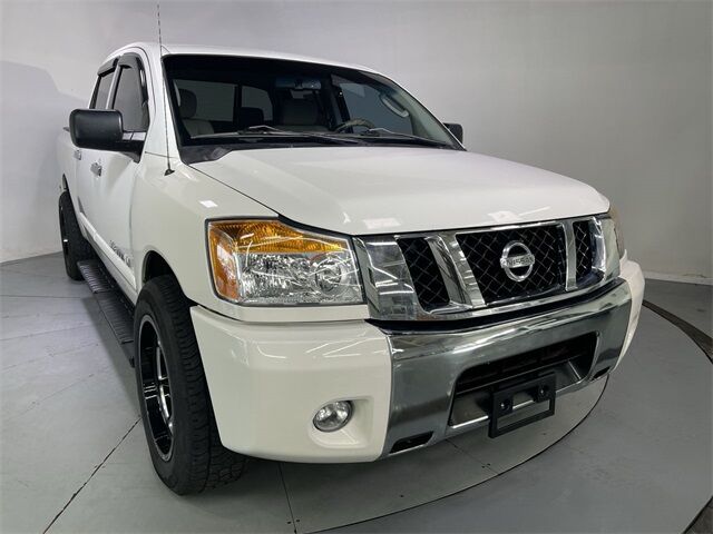 2010 Nissan Titan SE