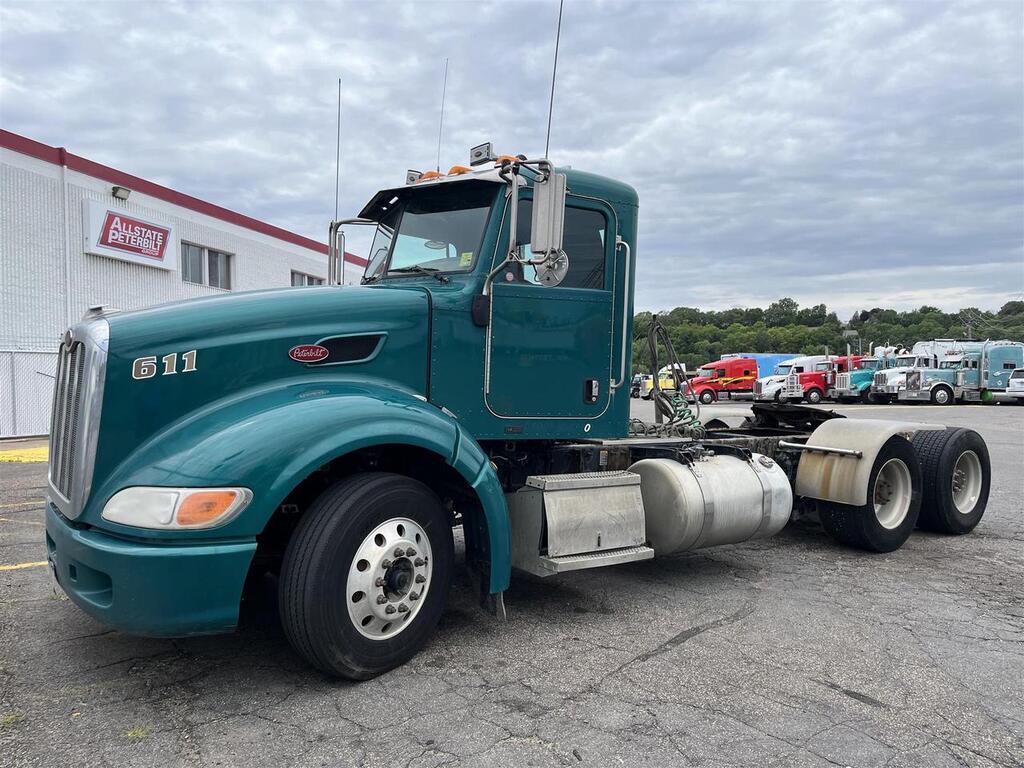 2010 Peterbilt 386 Eau Claire MN 2010 Peterbilt 386 Eau Claire MN