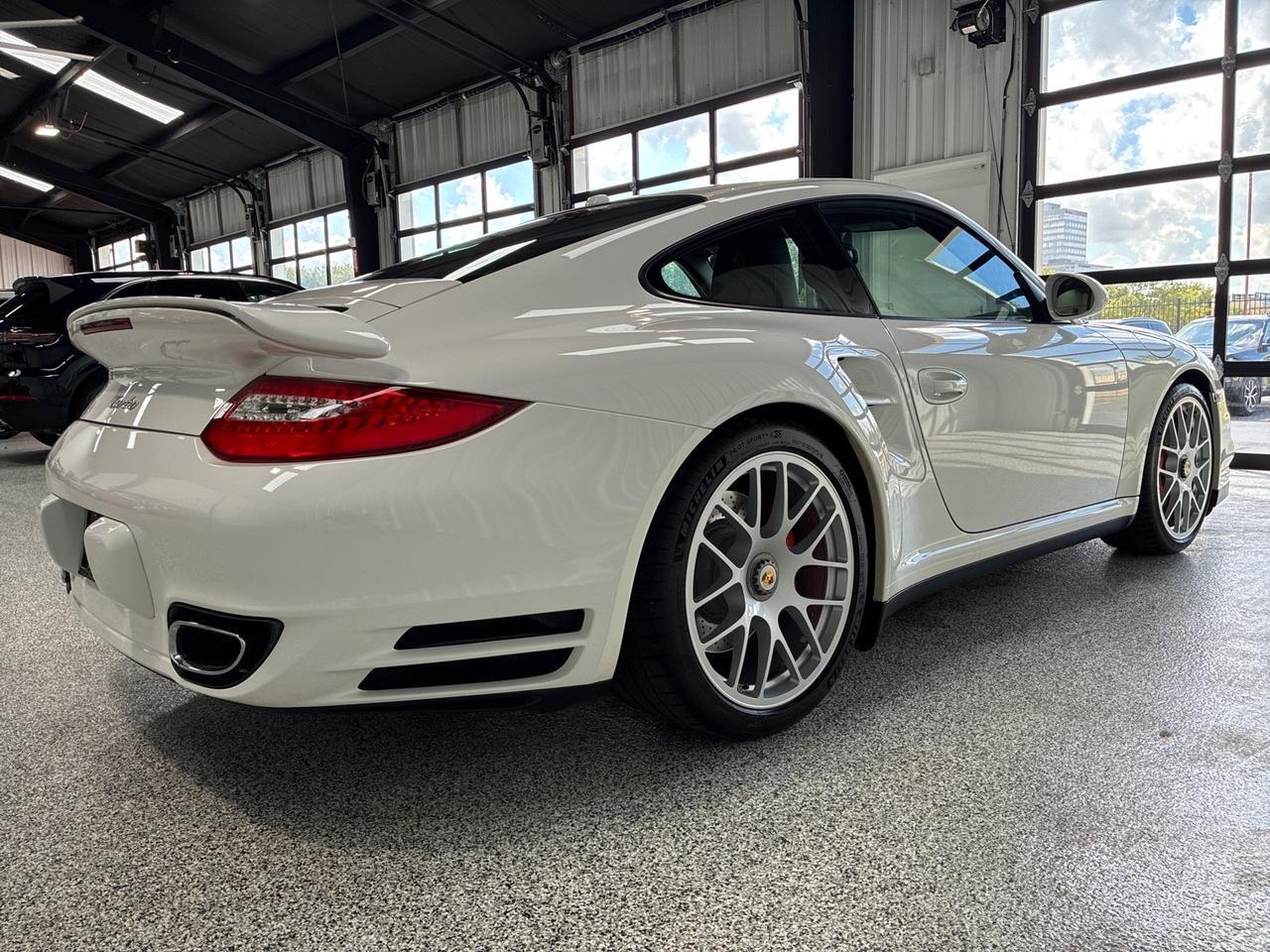 2010 Porsche 911 Turbo, PDK, Sport Chrono, 19in RS Spyder Center Lock Wheels, Porsche Torque Vectoring, Only 26k Miles Houston TX