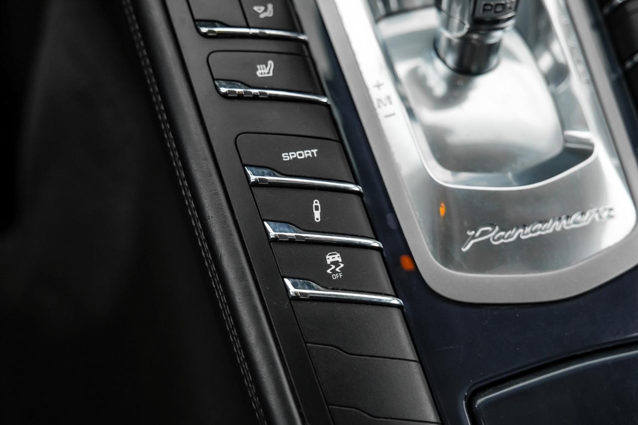 2010 Porsche Panamera S NAVIGATION SUNROOF LEATHER HEATED SEATS FRONT AND REAR PARKING SENSORS BLUETOOTH Carrollton TX