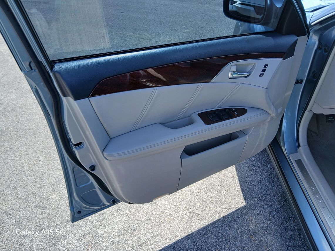 2010 Toyota Avalon Limited Sedan 4D Maitland FL
