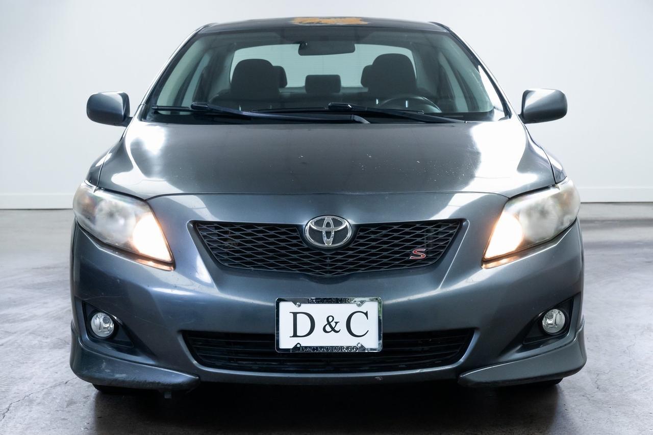 2010 Toyota Corolla photo 2