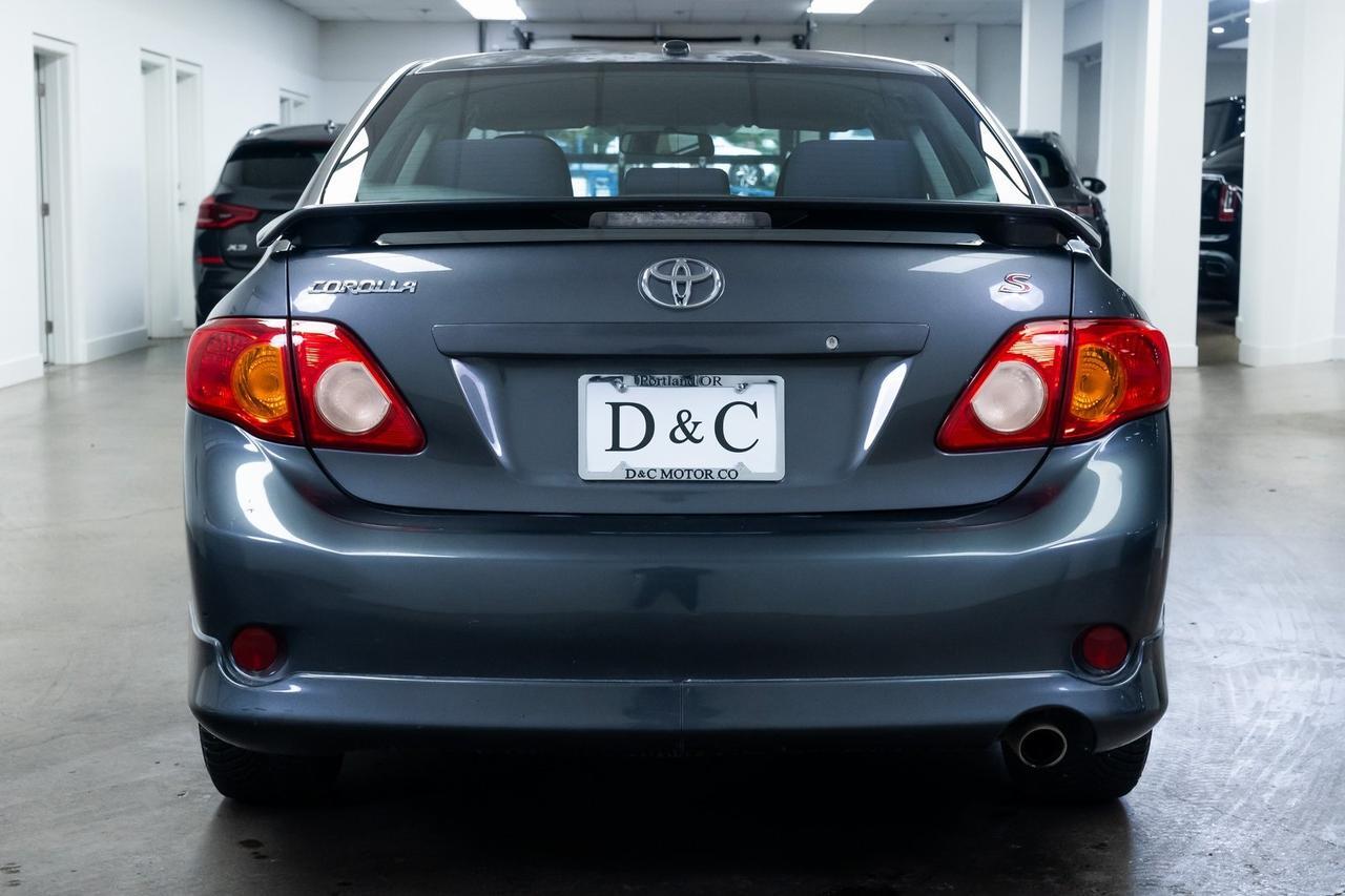 2010 Toyota Corolla photo 5