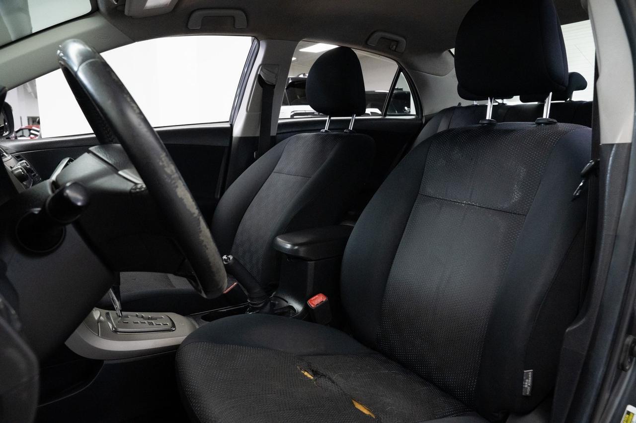 2010 Toyota Corolla photo 13