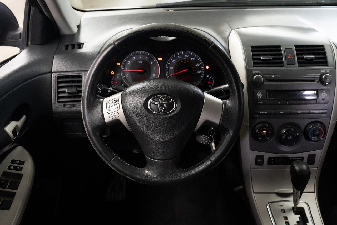 2010 Toyota Corolla photo 12