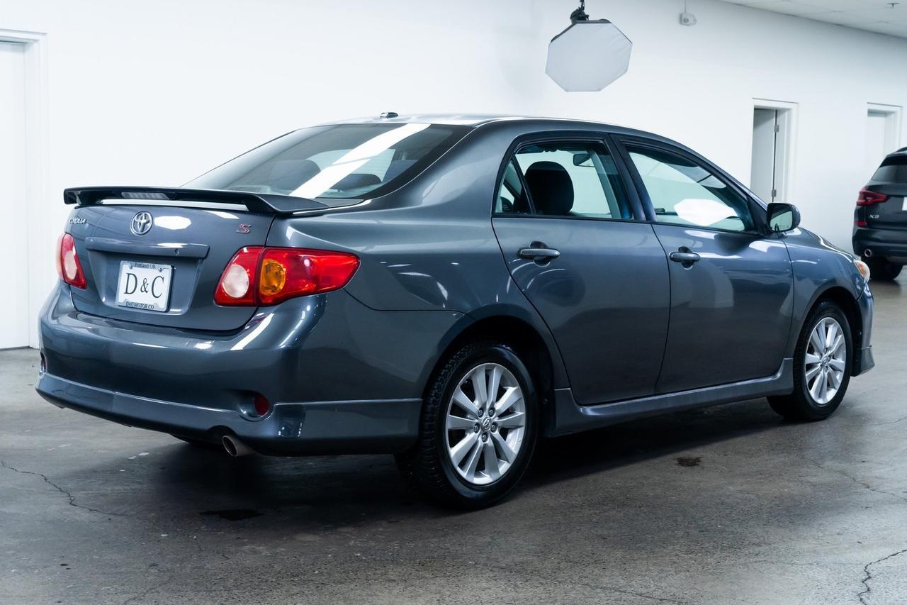 2010 Toyota Corolla photo 6