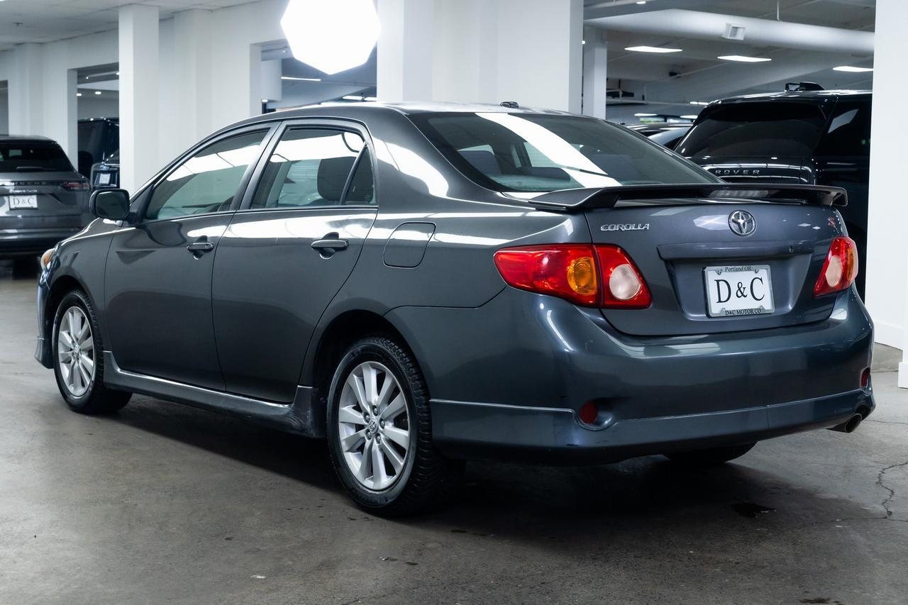 2010 Toyota Corolla photo 4