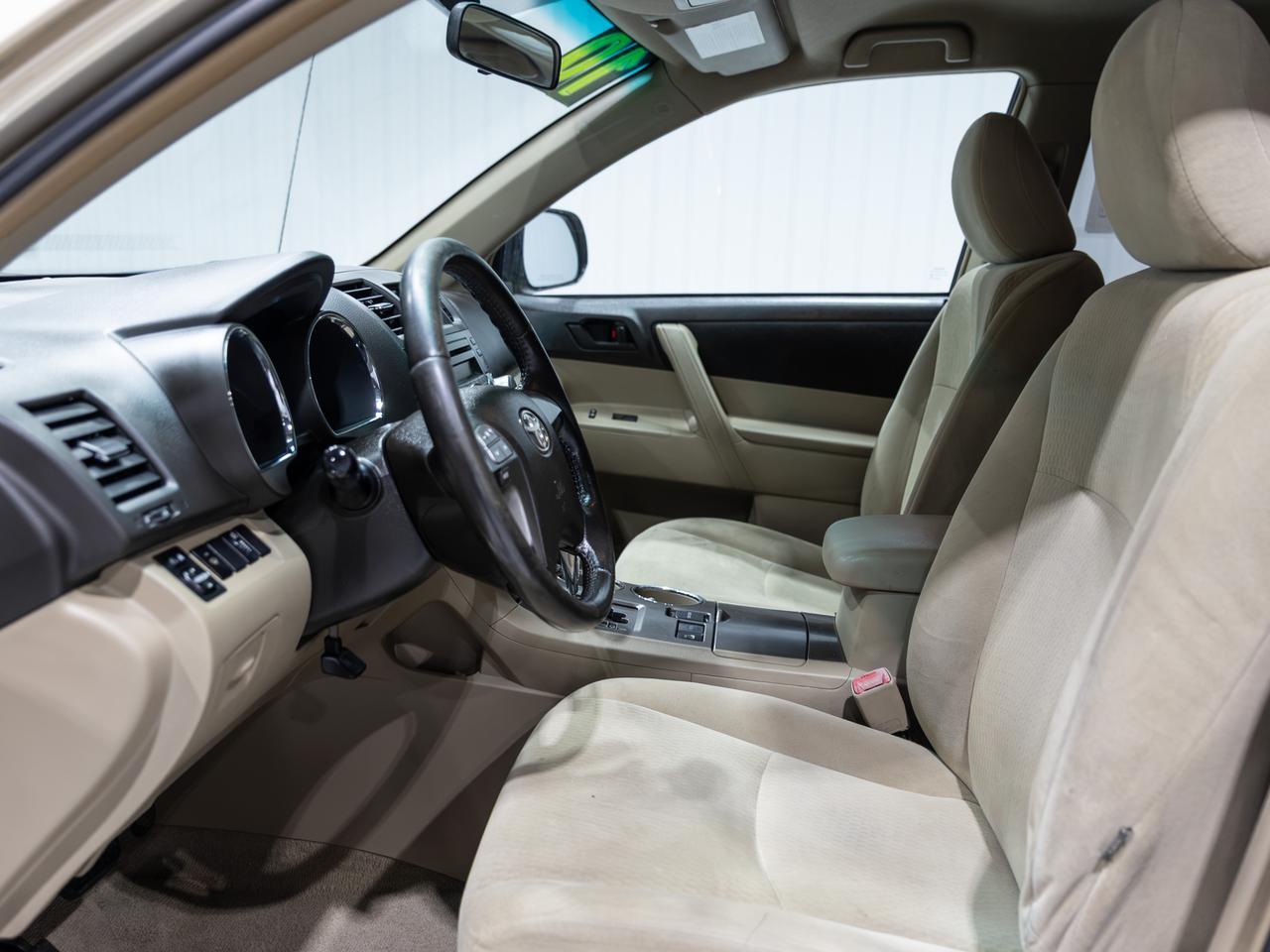 2010 Toyota Highlander AWD 8-Passenger Cranberry PA