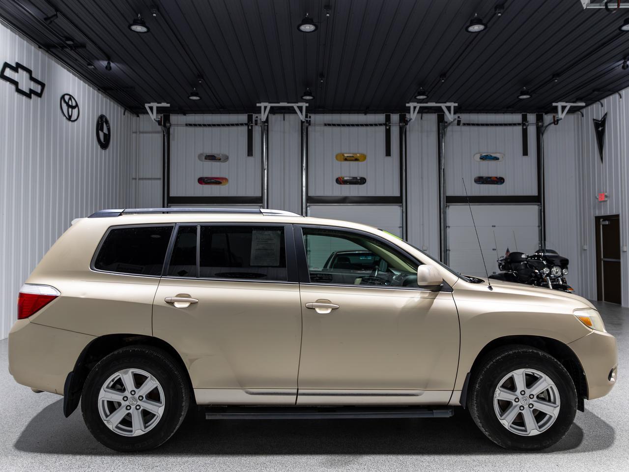 2010 Toyota Highlander AWD 8-Passenger Cranberry PA