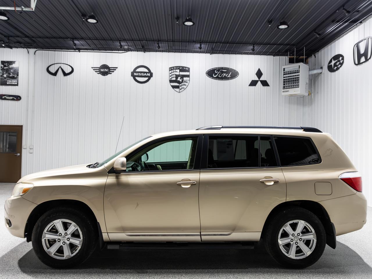 2010 Toyota Highlander AWD 8-Passenger Cranberry PA