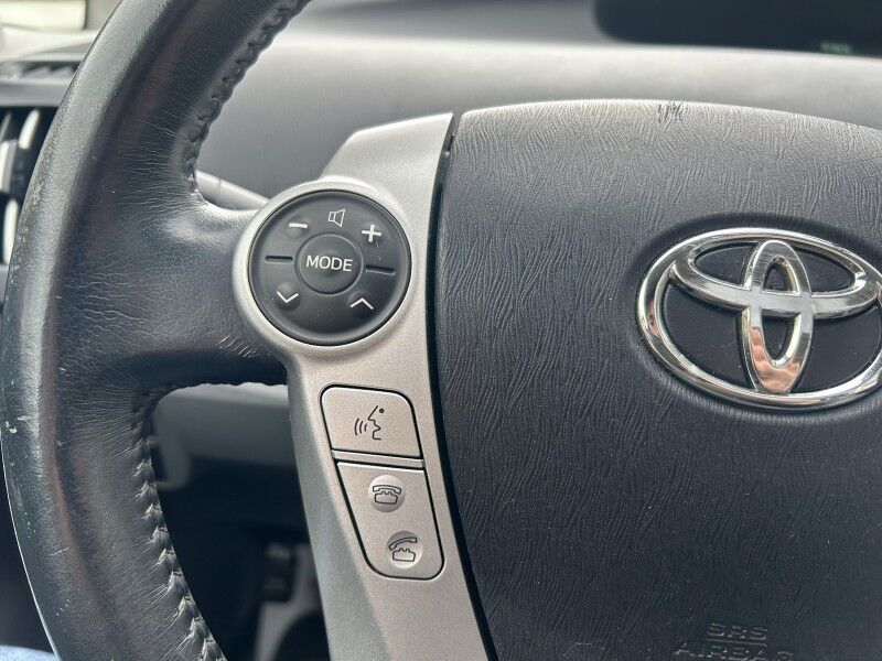2010 Toyota Prius V - FULLY LOADED - GREAT SERVICE HISTORY Whitinsville MA